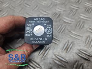 Gebruikte Airbag schakelaar Toyota C-HR (X1,X5) 2.0 16V Hybrid Prijs € 15,00 Margeregeling aangeboden door Schaap & Bron