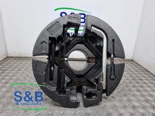 Gebruikte Gereedschap Set Volkswagen Polo VI (AW1) 1.0 TSI 12V Prijs € 89,99 Margeregeling aangeboden door Schaap & Bron