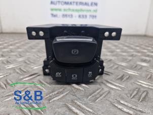 Gebruikte Handrem schakelaar Toyota C-HR (X1,X5) 2.0 16V Hybrid Prijs € 40,00 Margeregeling aangeboden door Schaap & Bron