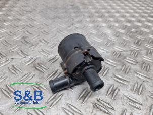 Gebruikte Extra waterpomp Renault Master III (MA/MB/MC/MD/MH/MF/MG/MH) 2.3 dCi 145 16V Prijs € 20,00 Margeregeling aangeboden door Schaap & Bron