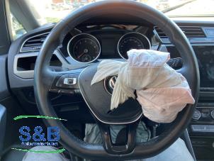 Gebruikte Stuurwiel Volkswagen Touran (5T1) 1.2 TSI Prijs € 124,99 Margeregeling aangeboden door Schaap & Bron