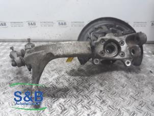 Gebruikte Fusee links-voor Audi A6 Avant (C5) 2.5 TDI V6 24V Prijs € 90,00 Margeregeling aangeboden door Schaap & Bron