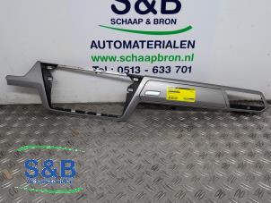 Gebruikte Dashboard sierlijst Volkswagen Touran (5T1) 1.2 TSI Prijs € 70,00 Margeregeling aangeboden door Schaap & Bron