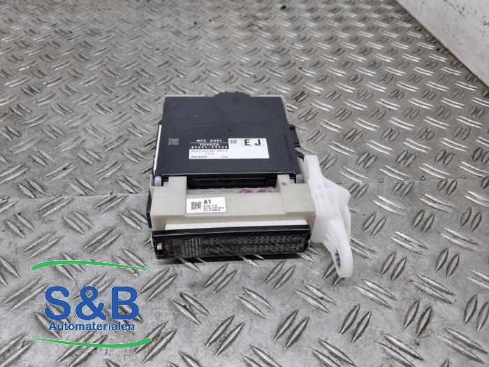 Computer Body Control van een Toyota C-HR (X1,X5) 2.0 16V Hybrid 2021