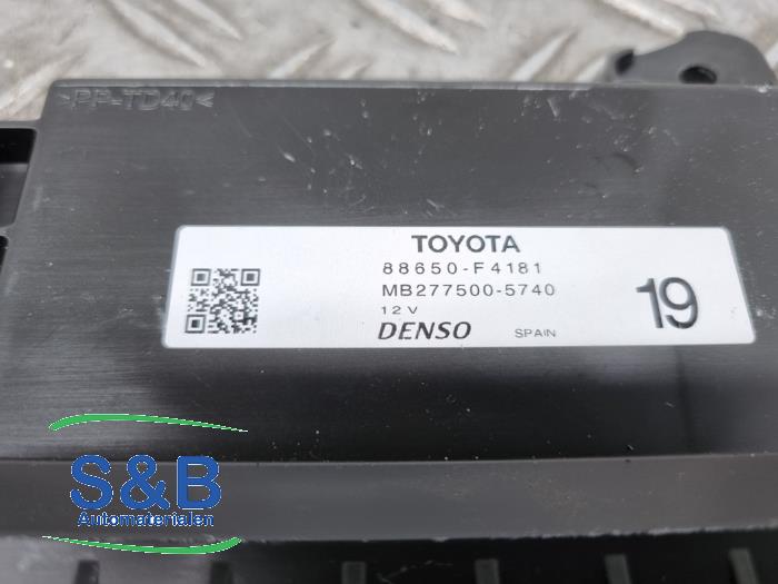 I-eloop module van een Toyota C-HR (X1,X5) 2.0 16V Hybrid 2021