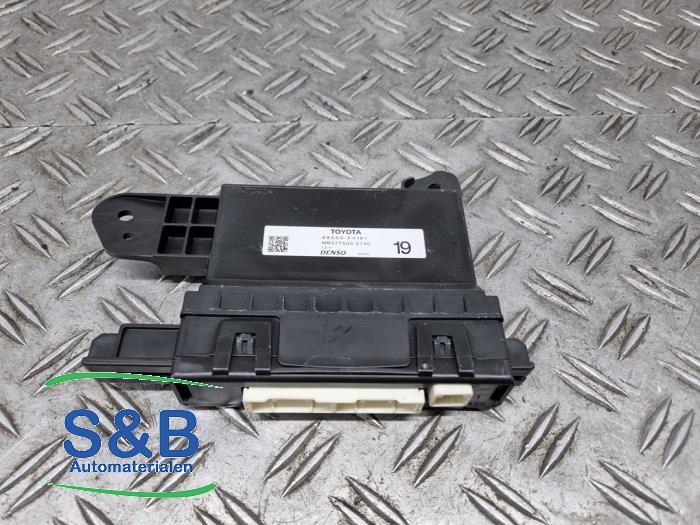 I-eloop module van een Toyota C-HR (X1,X5) 2.0 16V Hybrid 2021