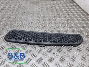 Gebruikte Grille BMW Mini One/Cooper (R50) 1.6 16V Cooper Prijs € 19,99 Margeregeling aangeboden door Schaap & Bron