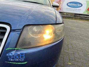 Gebruikte Koplamp links Audi A4 Cabriolet (B6) 2.4 V6 30V Prijs € 175,00 Margeregeling aangeboden door Schaap & Bron