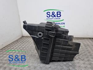 Gebruikte Luchtfilterhuis Volkswagen Transporter T6 2.0 TDI 150 Prijs € 49,99 Margeregeling aangeboden door Schaap & Bron