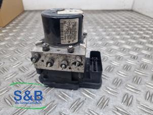 Gebruikte ABS Pomp Renault Megane III Grandtour (KZ) 1.6 16V Prijs € 225,00 Margeregeling aangeboden door Schaap & Bron