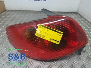 Gebruikte Achterlicht links Peugeot 206 (2A/C/H/J/S) 1.4 XR,XS,XT,Gentry Prijs € 25,00 Margeregeling aangeboden door Schaap & Bron
