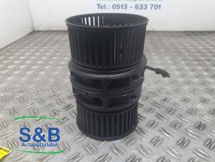 Gebruikte Aanjager Renault Trafic (1FL/2FL/3FL/4FL) 1.6 dCi 95 Prijs € 45,00 Margeregeling aangeboden door Schaap & Bron