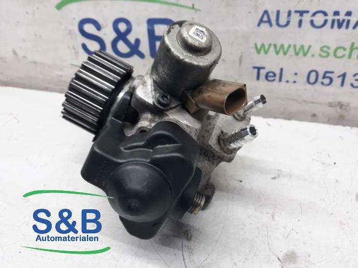 Hogedrukpomp van een Audi A1 (8X1/8XK) 1.4 TDI Ultra 12V 2015