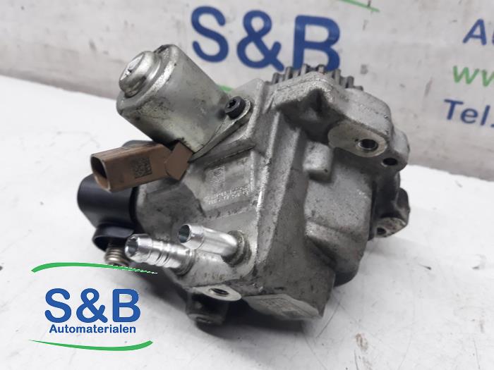 Hogedrukpomp van een Audi A1 (8X1/8XK) 1.4 TDI Ultra 12V 2015