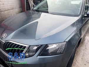 Gebruikte Koplamp links Skoda Octavia Combi (5EAC) 1.0 TSI 12V Prijs € 274,00 Margeregeling aangeboden door Schaap & Bron