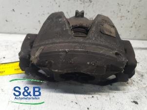 Gebruikte Remklauw (Tang) rechts-voor Citroen Jumpy 1.5 Blue HDi 100 Prijs € 30,00 Margeregeling aangeboden door Schaap & Bron