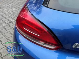 Gebruikte Achterlicht links Volkswagen Scirocco (137/13AD) 2.0 TSI 16V Prijs € 54,99 Margeregeling aangeboden door Schaap & Bron