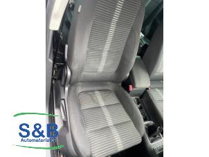 Gebruikte Stoel rechts Volkswagen Tiguan (5N1/2) 1.4 TSI 16V Prijs € 125,00 Margeregeling aangeboden door Schaap & Bron