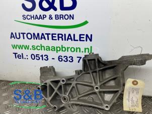 Gebruikte Dynamosteun boven Audi A4 (B5) 1.6 Prijs € 65,00 Margeregeling aangeboden door Schaap & Bron