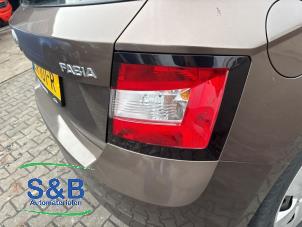 Gebruikte Achterlicht rechts Skoda Fabia III (NJ3) 1.0 TSI 12V Prijs € 49,99 Margeregeling aangeboden door Schaap & Bron