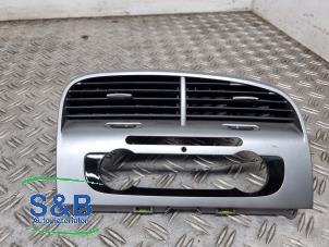 Gebruikte Luchtrooster Dashboard Seat Altea XL (5P5) 1.2 TSI Prijs € 30,00 Margeregeling aangeboden door Schaap & Bron