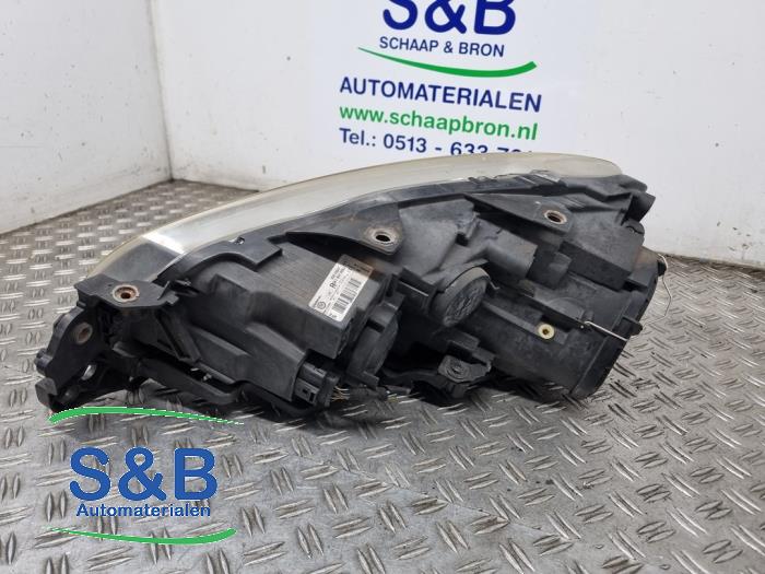 Koplamp rechts van een Volkswagen Golf VI (5K1) 1.4 TSI 122 16V 2009