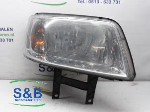 Gebruikte Koplamp rechts Volkswagen Transporter T5 2.5 TDi PF Prijs € 40,00 Margeregeling aangeboden door Schaap & Bron