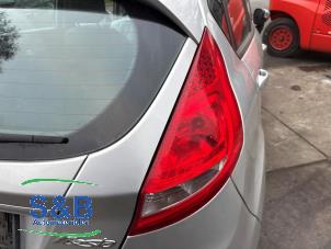 Gebruikte Achterlicht rechts Ford Fiesta 6 (JA8) 1.25 16V Prijs € 29,99 Margeregeling aangeboden door Schaap & Bron