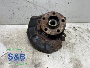 Gebruikte Fusee houder rechts-voor Volkswagen Golf IV (1J1) 2.0 Prijs € 60,00 Margeregeling aangeboden door Schaap & Bron