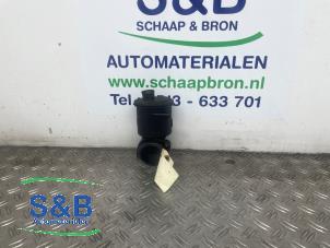 Gebruikte Carterventilatie Volkswagen Polo III (6N1) 1.6i 75 Prijs € 27,50 Margeregeling aangeboden door Schaap & Bron