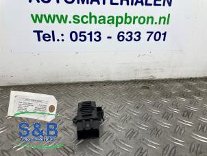 Gebruikte Stoelverwarmings module Audi A8 (D4) 3.0 TDI V6 24V Quattro Prijs € 25,00 Margeregeling aangeboden door Schaap & Bron
