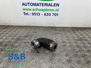 Gebruikte Intercooler Slang Volkswagen Passat (3C2) 2.0 TDI 16V 140 4Motion Prijs € 20,00 Margeregeling aangeboden door Schaap & Bron