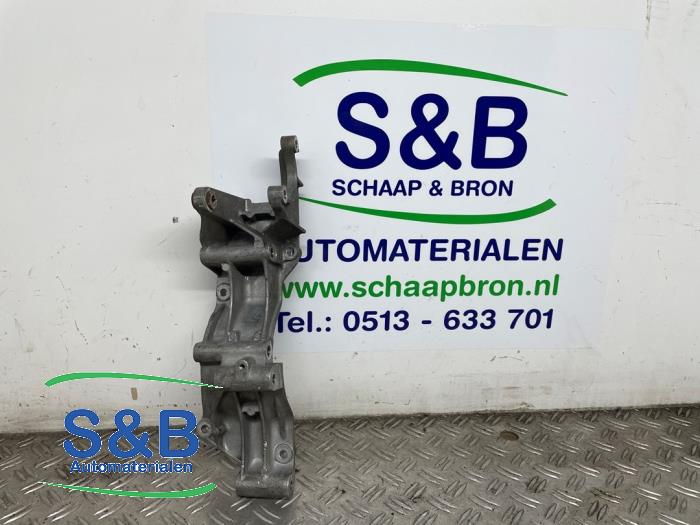 Gebruikte Dynamosteun onder Volkswagen Golf IV (1J1) 2.3 V5 GTI Prijs € 45,00 Margeregeling aangeboden door Schaap & Bron
