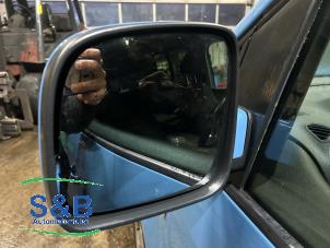 Gebruikte Buitenspiegel links Volkswagen Caddy Combi III (2KB,2KJ) 1.6 TDI 16V Prijs € 59,99 Margeregeling aangeboden door Schaap & Bron