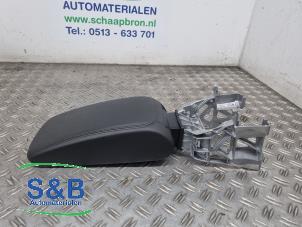 Gebruikte Armleuning Audi A3 Sportback (8VA/8VF) 1.0 TFSI 12V Prijs € 99,99 Margeregeling aangeboden door Schaap & Bron