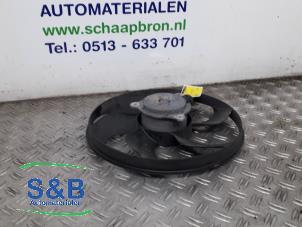 Gebruikte Koelvin Renault Twingo II (CN) 1.2 16V LEV Prijs € 25,00 Margeregeling aangeboden door Schaap & Bron