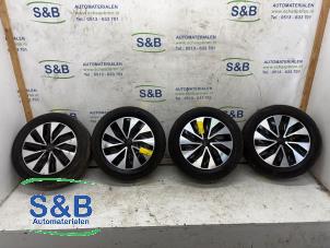 Gebruikte Sportvelgenset + banden Volkswagen Polo V (6R) 1.4 TDI DPF BlueMotion technology Prijs € 450,00 Margeregeling aangeboden door Schaap & Bron