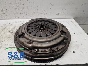 Gebruikte Dubbele massa vliegwiel Nissan Qashqai (J10) 2.0 16V Prijs € 75,00 Margeregeling aangeboden door Schaap & Bron