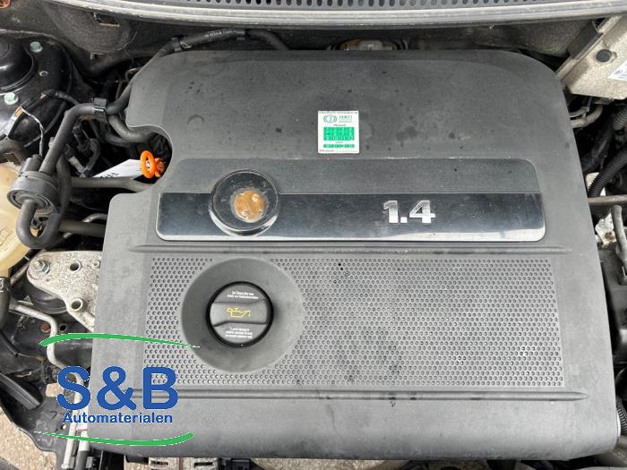 Gebruikte Versnellingsbak Volkswagen Polo IV (9N1/2/3) 1.4 16V 75 Prijs € 180,00 Margeregeling aangeboden door Schaap & Bron