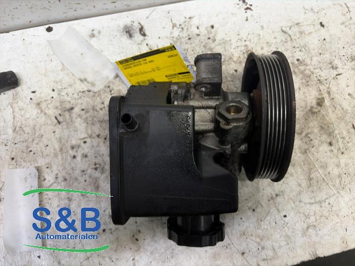 Gebruikte Pomp Servo Mercedes Sprinter 3,5t (906.63) 315 CDI 16V Prijs € 60,00 Margeregeling aangeboden door Schaap & Bron