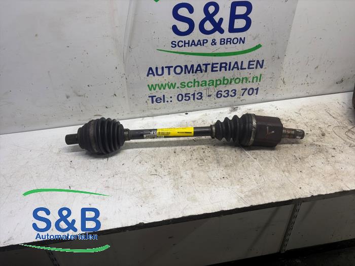 Gebruikte Steekas links-voor Volkswagen Golf V (1K1) 1.6 FSI 16V Prijs € 100,00 Margeregeling aangeboden door Schaap & Bron