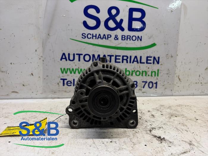 Gebruikte Dynamo Volkswagen Polo III (6N1) 1.9 SDI Prijs € 70,00 Margeregeling aangeboden door Schaap & Bron