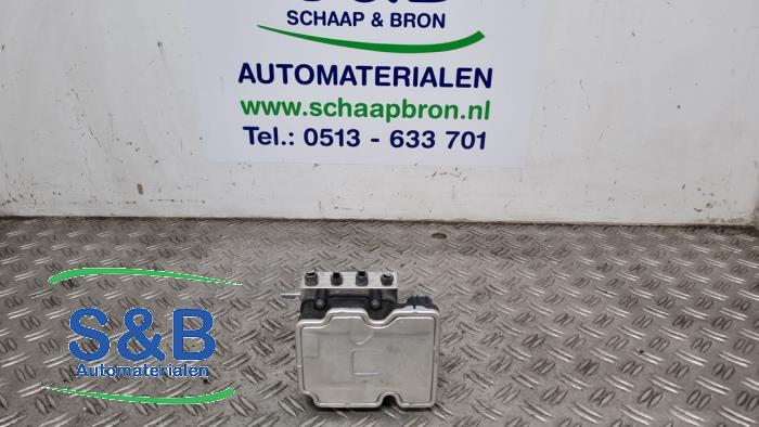 Gebruikte ABS Pomp Peugeot 208 II (UB/UH/UP) e-208 50 kWh Prijs € 385,00 Margeregeling aangeboden door Schaap & Bron