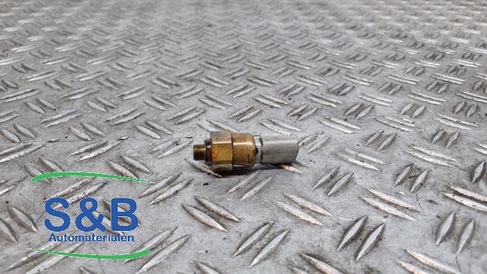 Gebruikte Schakelaar Oliedruk Volkswagen Golf IV (1J1) 1.8 20V Turbo Prijs € 7,49 Margeregeling aangeboden door Schaap & Bron