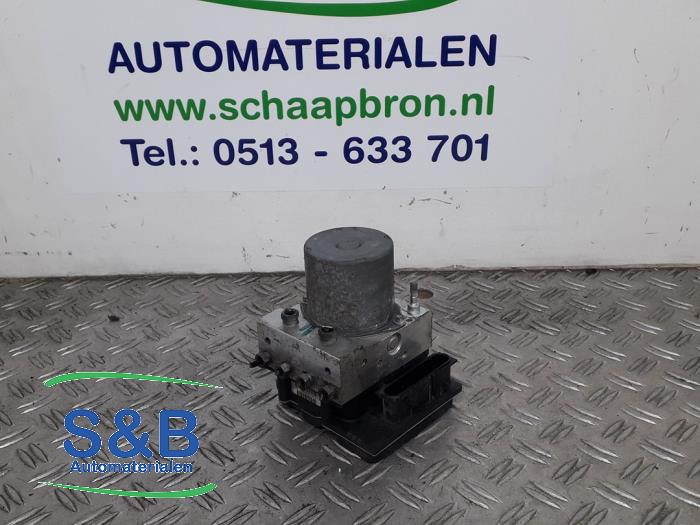 Gebruikte ABS Pomp Nissan Qashqai +2 (JJ10E) 2.0 16V Prijs € 100,00 Margeregeling aangeboden door Schaap & Bron