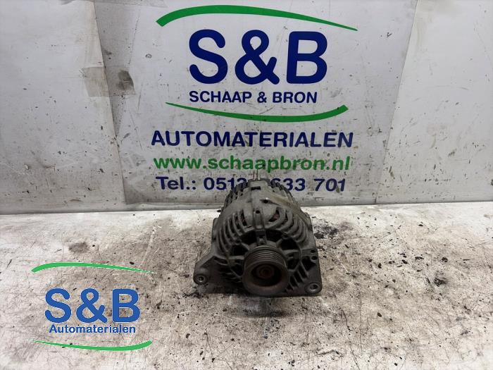 Gebruikte Dynamo Volkswagen Passat (3B2) 2.8 30V Prijs € 80,00 Margeregeling aangeboden door Schaap & Bron