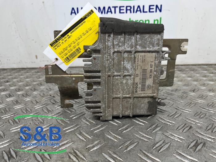 Gebruikte Computer Motormanagement Volkswagen Polo III (6N1) 1.0i 50 Prijs € 75,00 Margeregeling aangeboden door Schaap & Bron