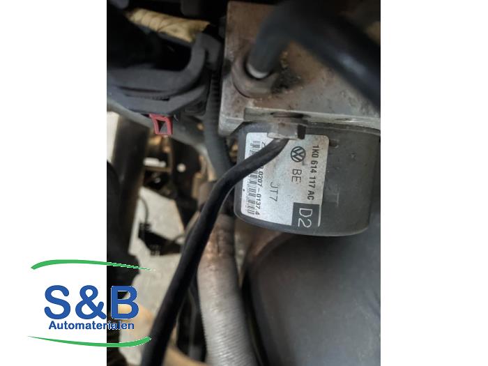 Gebruikte ABS Pomp Volkswagen Golf VI (5K1) 1.4 16V Prijs € 45,00 Margeregeling aangeboden door Schaap & Bron
