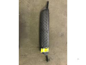 Gebruikte Grille Toyota Corolla (E11) 1.3 16V Prijs € 25,00 Margeregeling aangeboden door F. van den Mosselaar autodemontage