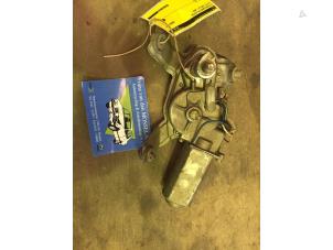 Gebruikte Ruitenwissermotor achter Toyota Corolla (E10) 1.6i 16V Prijs € 15,00 Margeregeling aangeboden door F. van den Mosselaar autodemontage